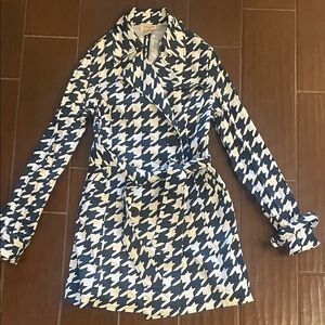 Vertigo Paris Blue and White Houndstooth Trench Coat